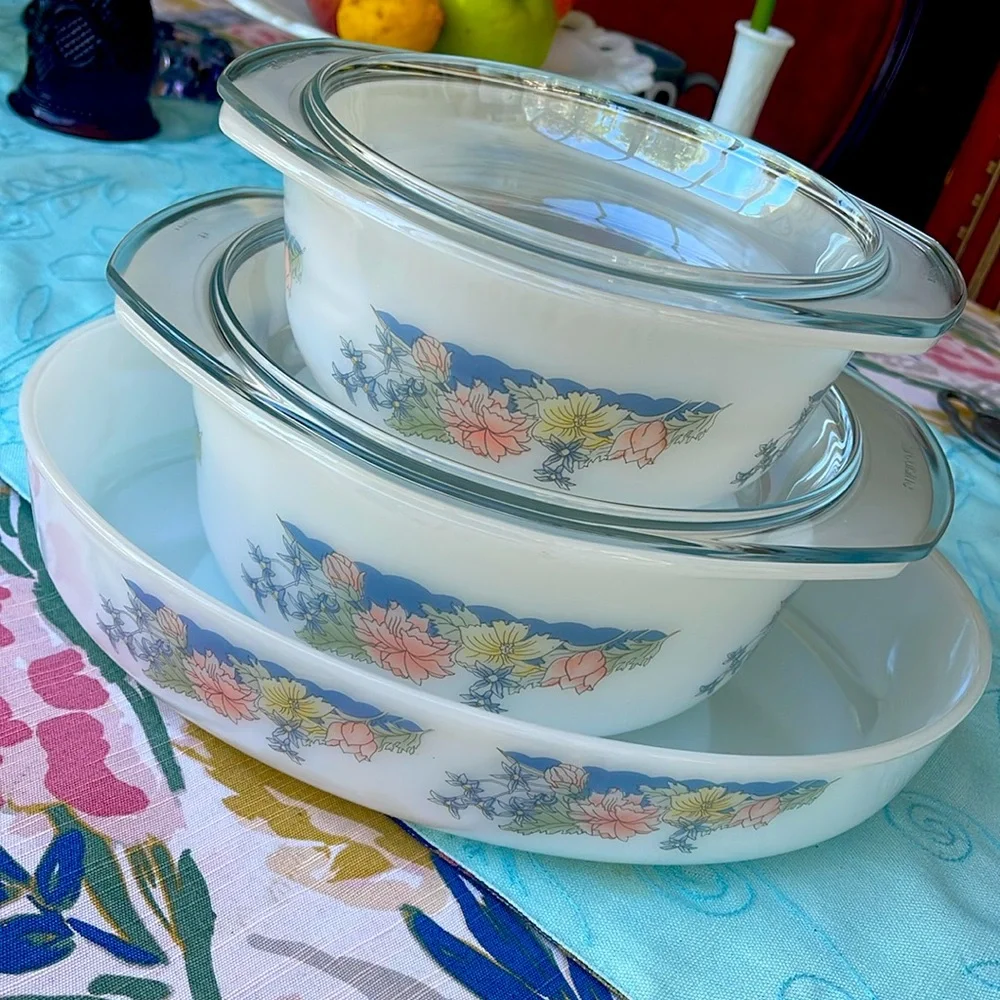 Vintage Arcuisine France milk glass dish with lid